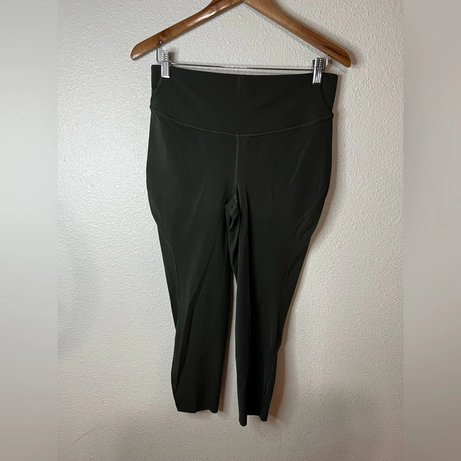 Lululemon Base Pace High-Rise Crop Leggings 23" in dark olive green Size 12 - Image 2