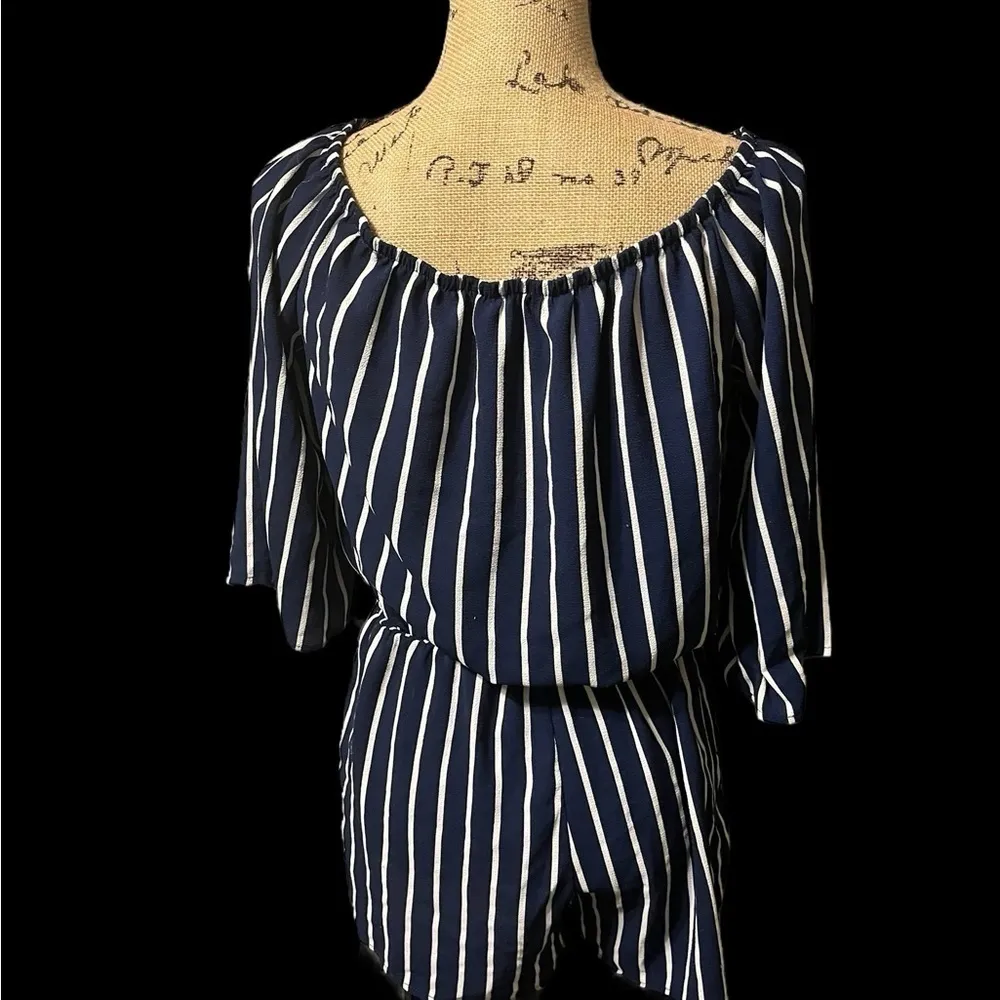 Navy and white striped jumper with statement sleeves. EUC Blue Size M - Image 5