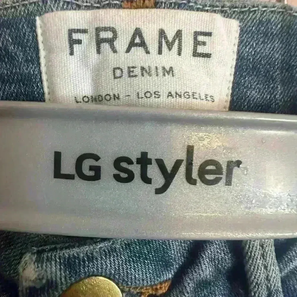 Frame Denim Le Crop Mini Bootcut Raw Hem Jeans Size 26 Blue jeans detail on leg - Image 4