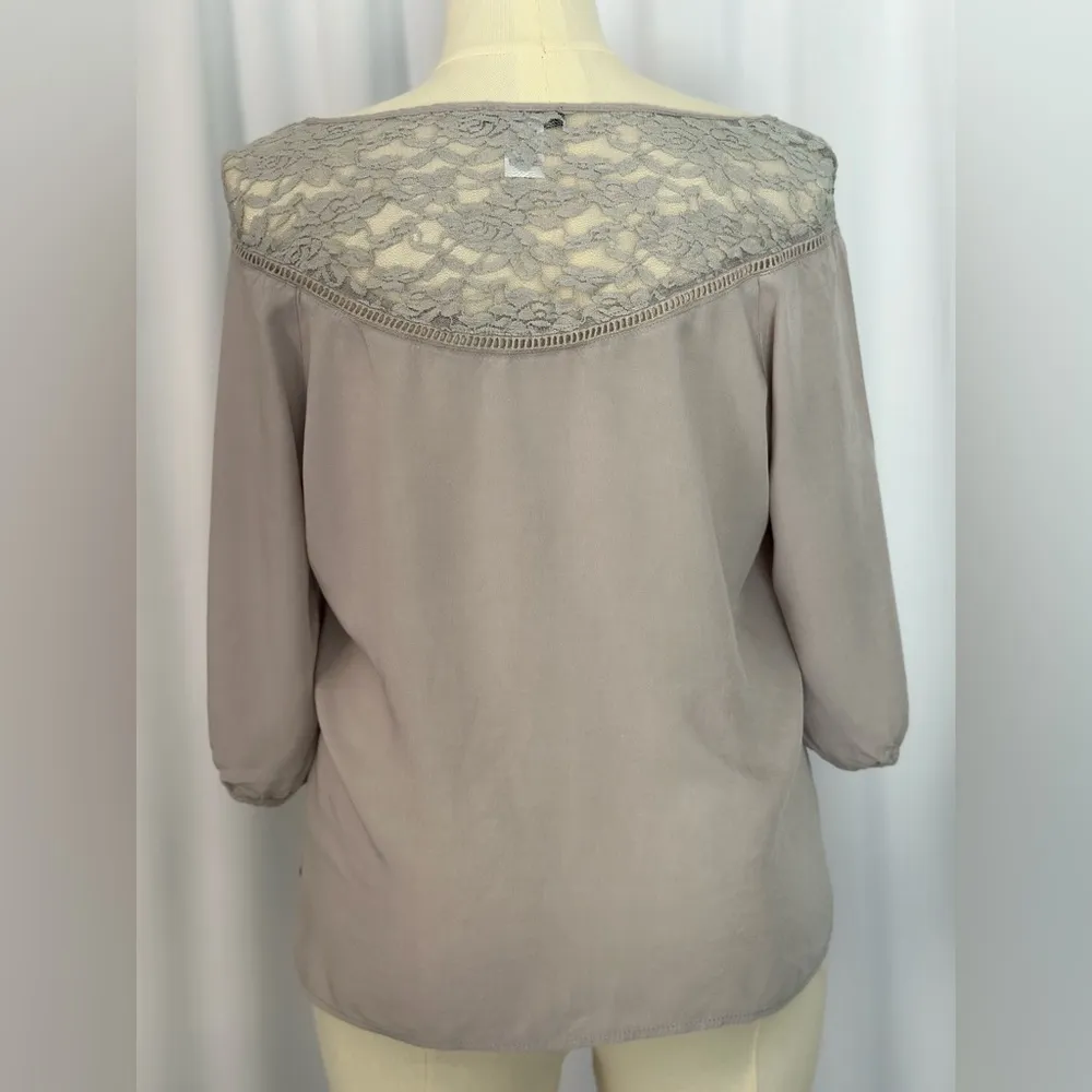 Fashion Ai Gray Lace Women's Top (574) Size XL - Image 2