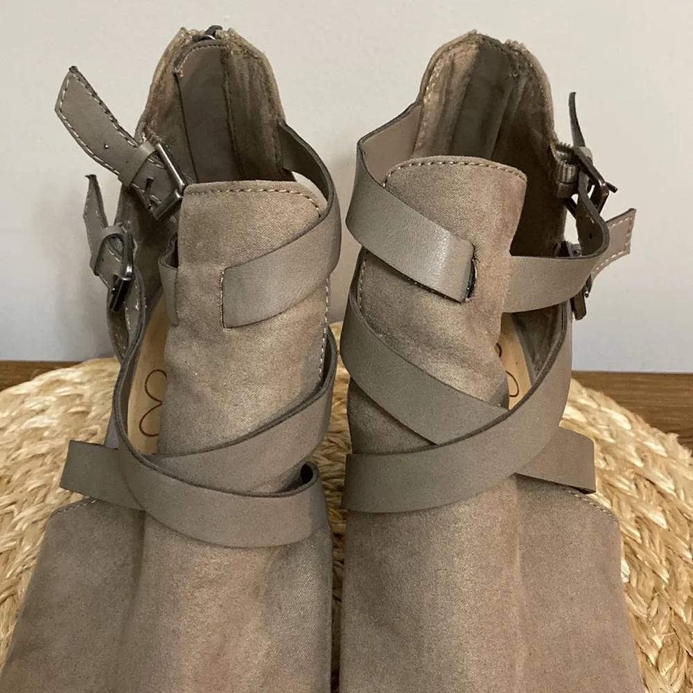 Libby Edelman womens brown suede open toe ankle boots size 9 Tan - Image 2