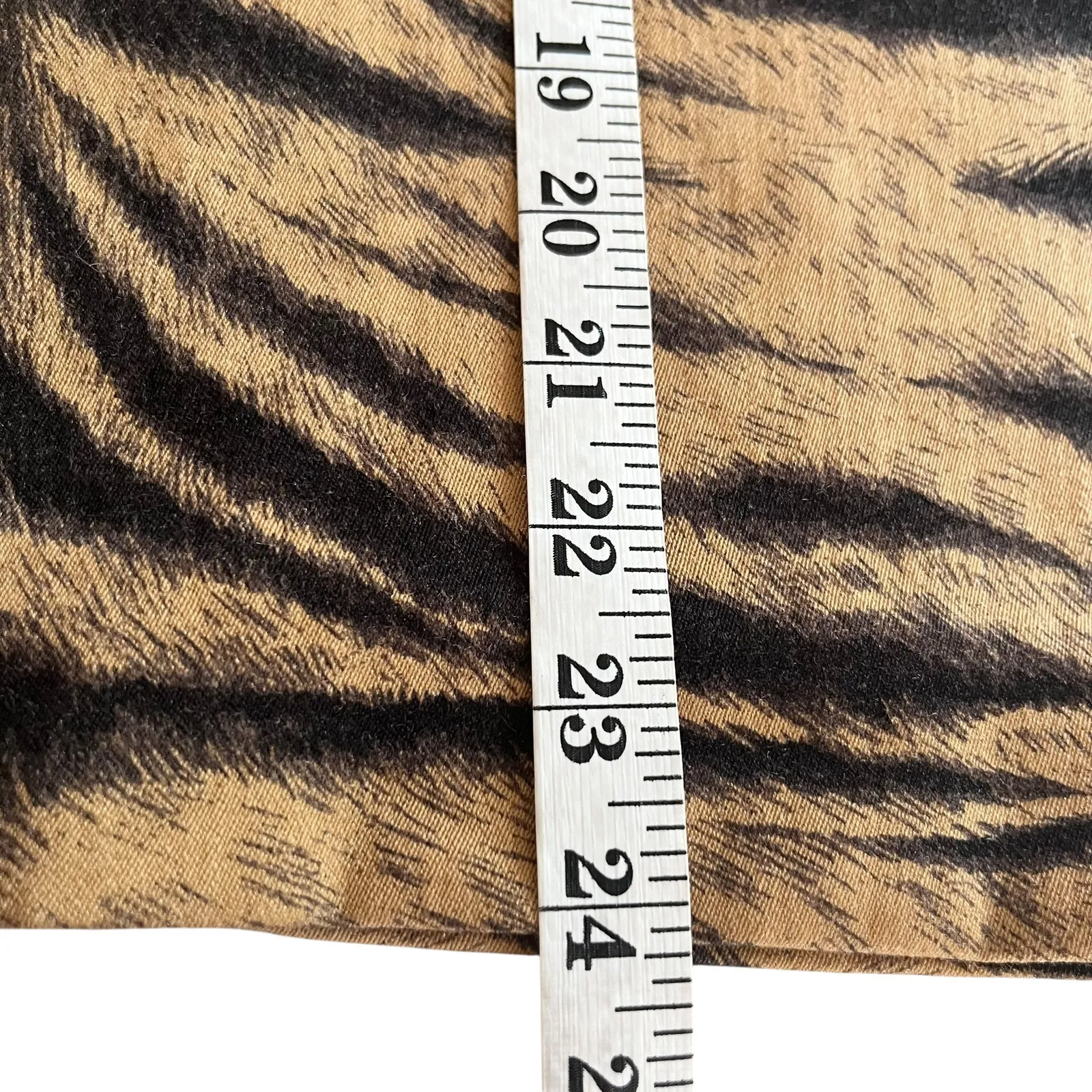 Moschino Cheap and Chic Tan Black Tiger Print Pencil Skirt – Size 8 (IT 42) - Image 7