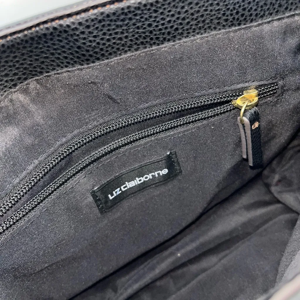 Liz Claiborne Black Leather Crossbody Bag - Image 5