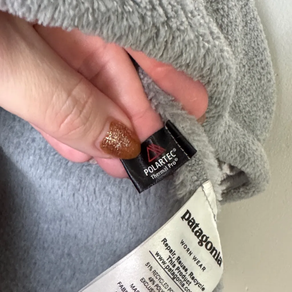 Patagonia Gray and Cream Snap-T Fleece - Image 6