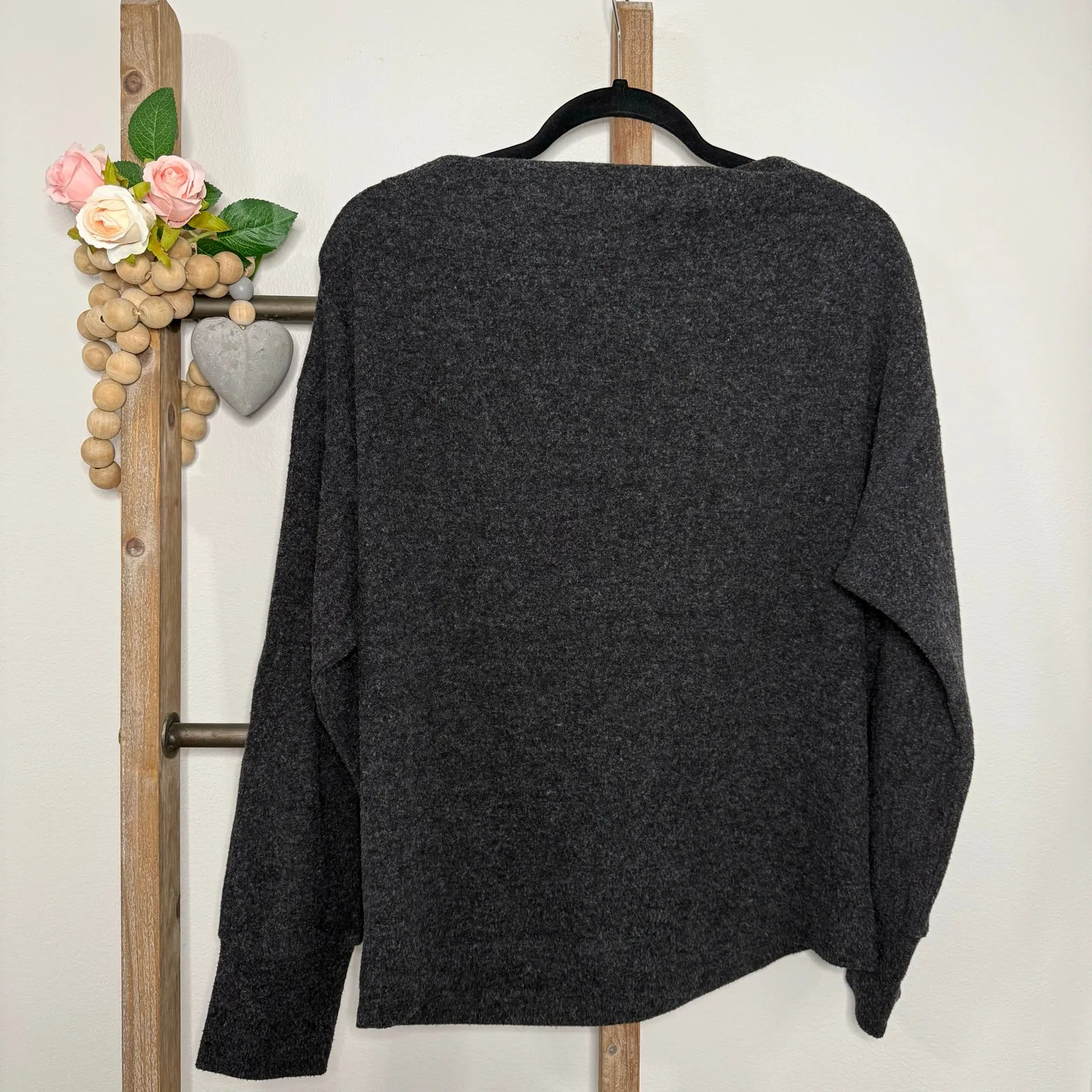 Hem and Thread‎ Long Sleeve Gray Sweater Size Medium - Image 6