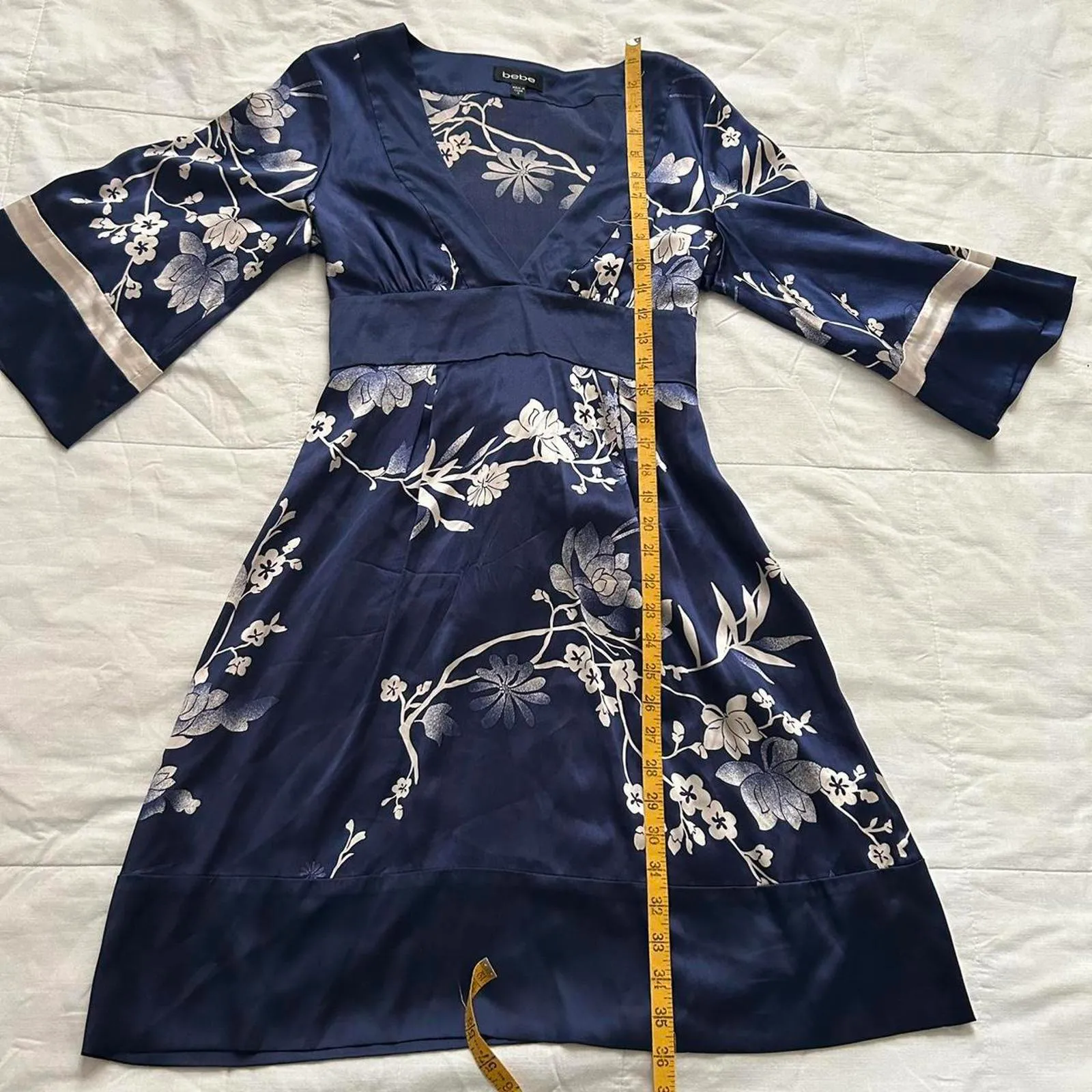 Y2K Bebe Navy blue silk dress with floral print and bow detail Size small - Image 7