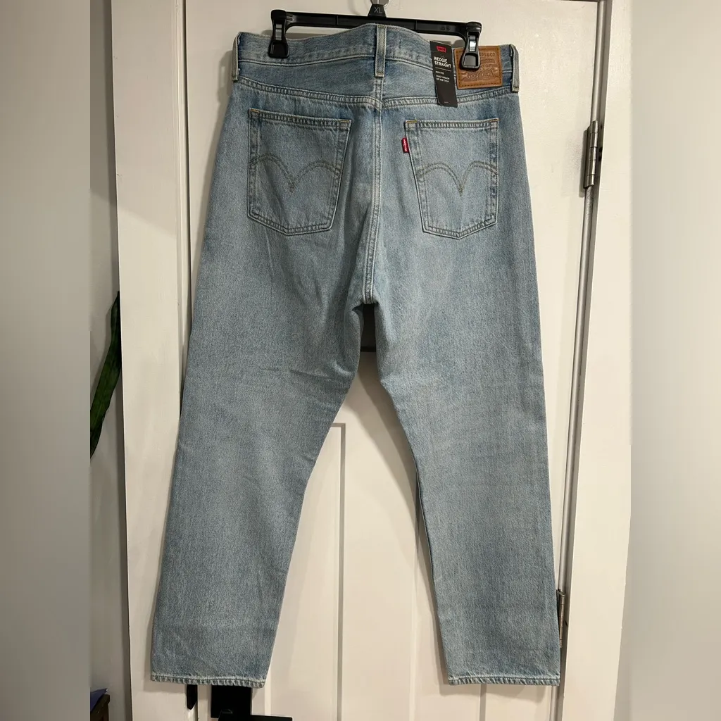 NWT! Levi’s Wedgie Straight Jeans Size 32 - Image 2