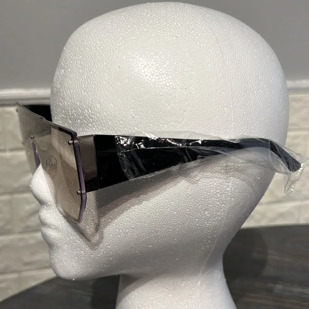 Oversize Square Shield Flat Top Exposed Lens Sunglasses. Black arms - Image 7