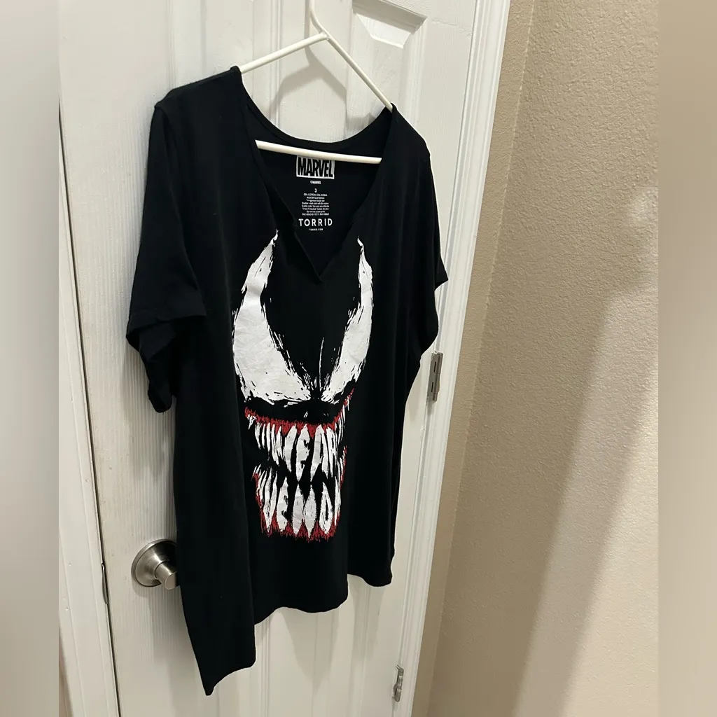 TORRID Marvel We Are Venom Classic Notch Top black size 3X - Image 4
