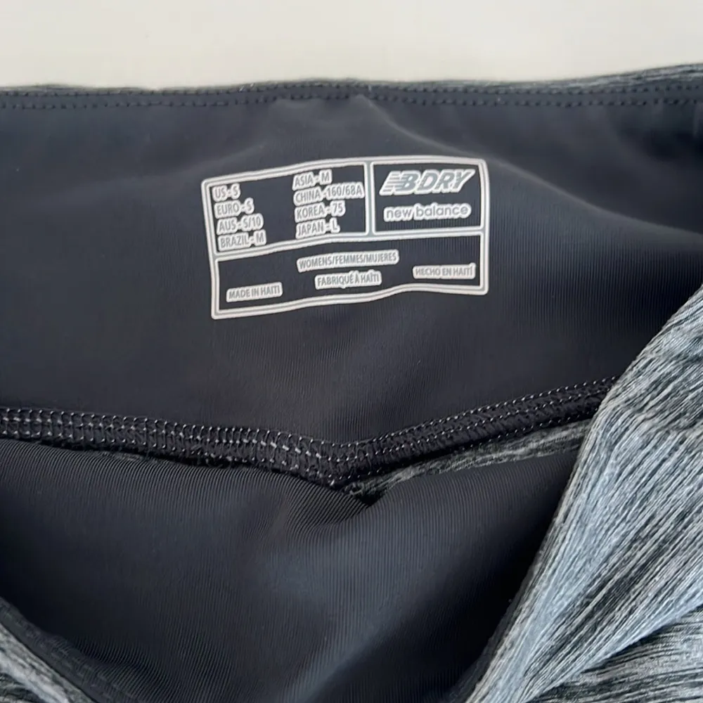 New Balance Buttery Fabric Gray Leggings Size Small - Image 4