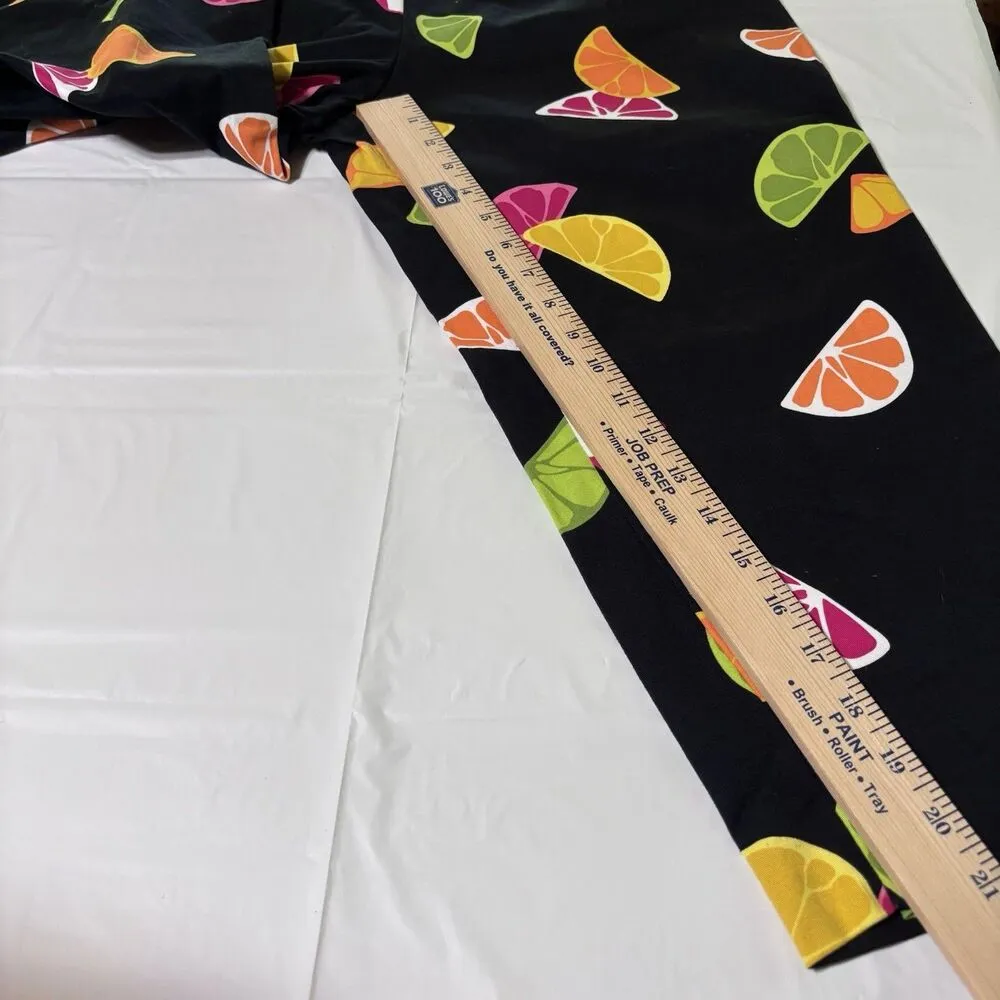 Briggs Women's Vintage 90's Petite Black Fruit Slice Print Cropped Pant - Image 7