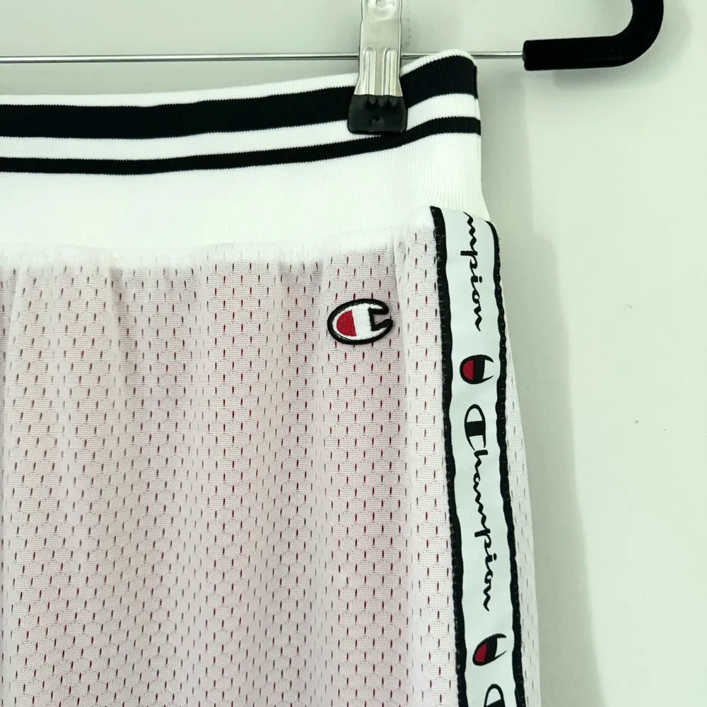 Reversible Mesh White and Red Skirt - Image 5