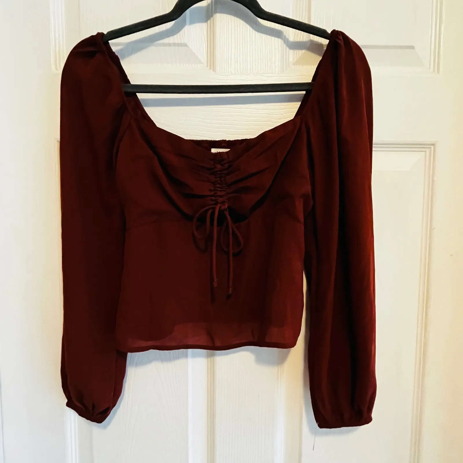 Long Puffed Sleeve Square Neck Ruched Front Crop Top Burgundy Size Medium - Image 3