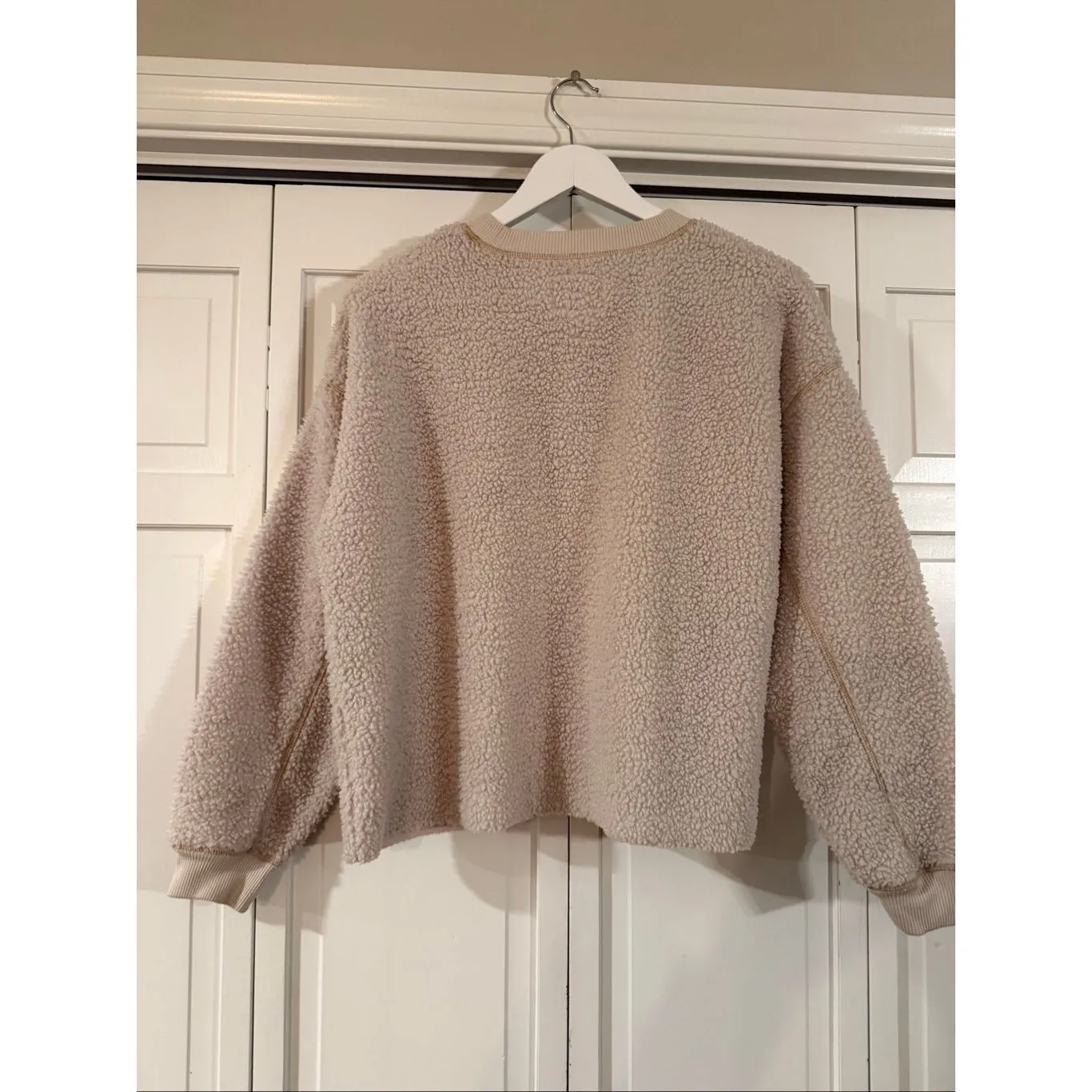 American Eagle Sherpa crewneck cozy sweater taupe size small - Image 6
