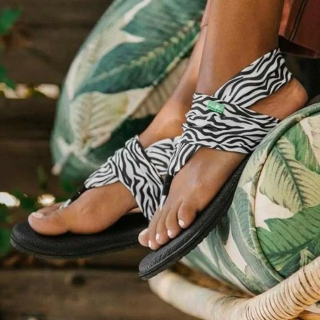 Sanuk yoga sling 2 prints sandals women’s size 9 zebra print - Image 2