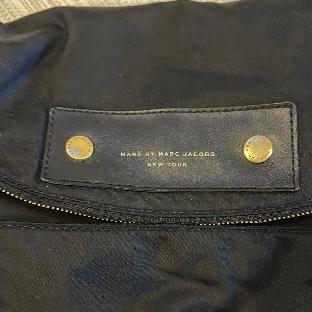 Marc by Marc Jacobs Black Nylon Messenger Bag with Adjustable Leather Strap - Image 2