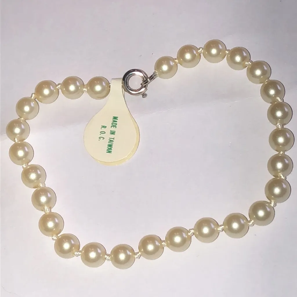 Elegant Vintage Cream Faux Pearl Dainty Boho Bracelet - Image 2
