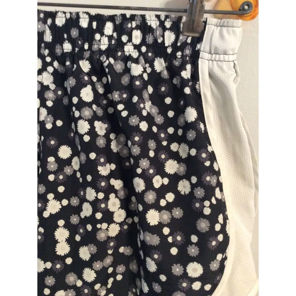 Nike Dri Fit Medium M Racer Shorts Black floral print Tempo Daisies - Image 6