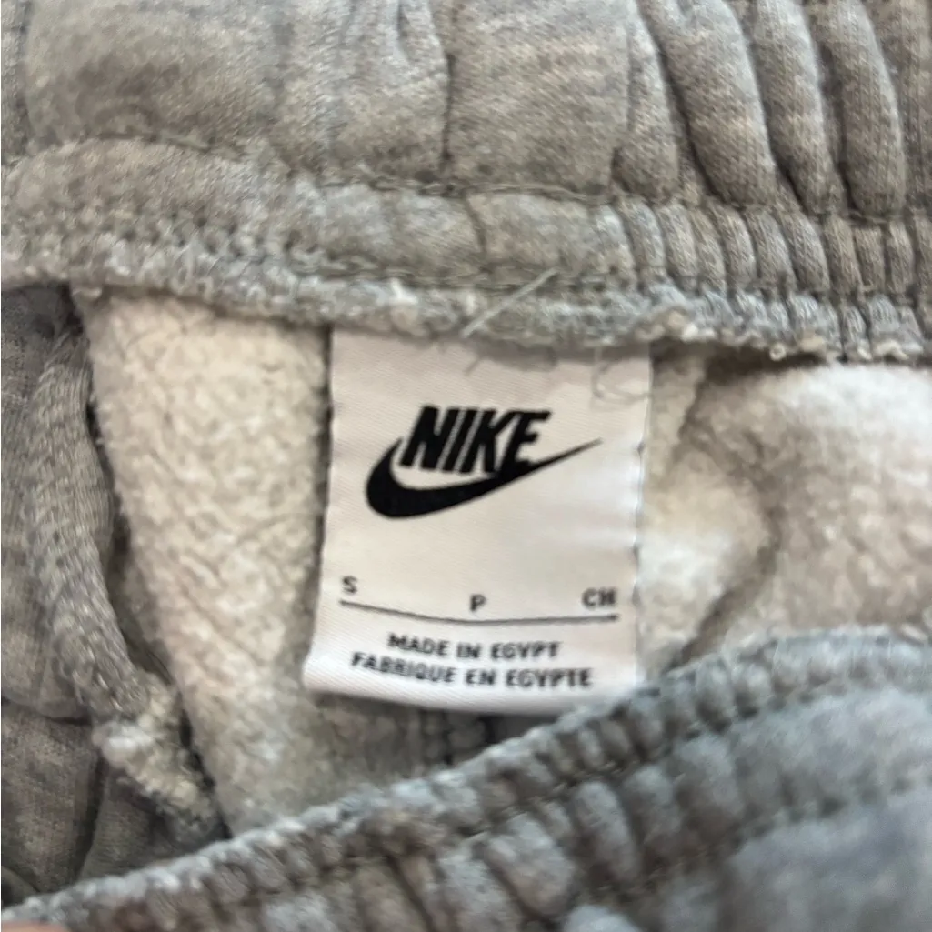 Nike Women’s Light Gray Joggers - Image 2