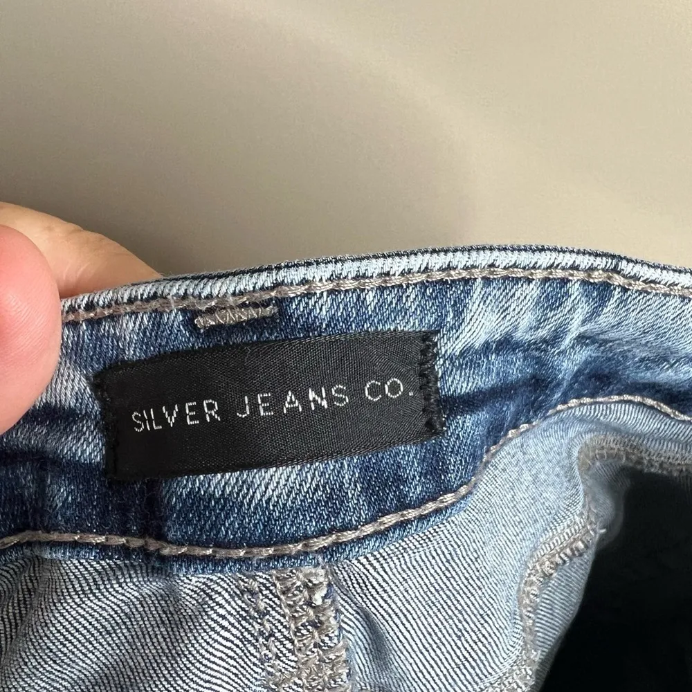 Silver jeans co sure thing long short size 26 - Image 4