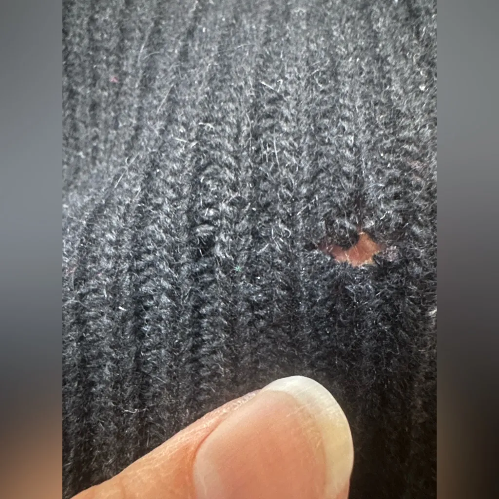 Vintage signature collection women’s medium lambs wool angora rabbit fur Holes - Image 10