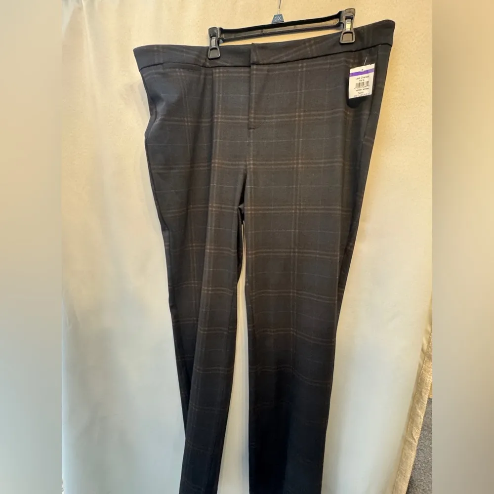 NWT NYDJ Slacks with lift tuck for tummy control. Size 18 Navy and Black Plaid - Image 4