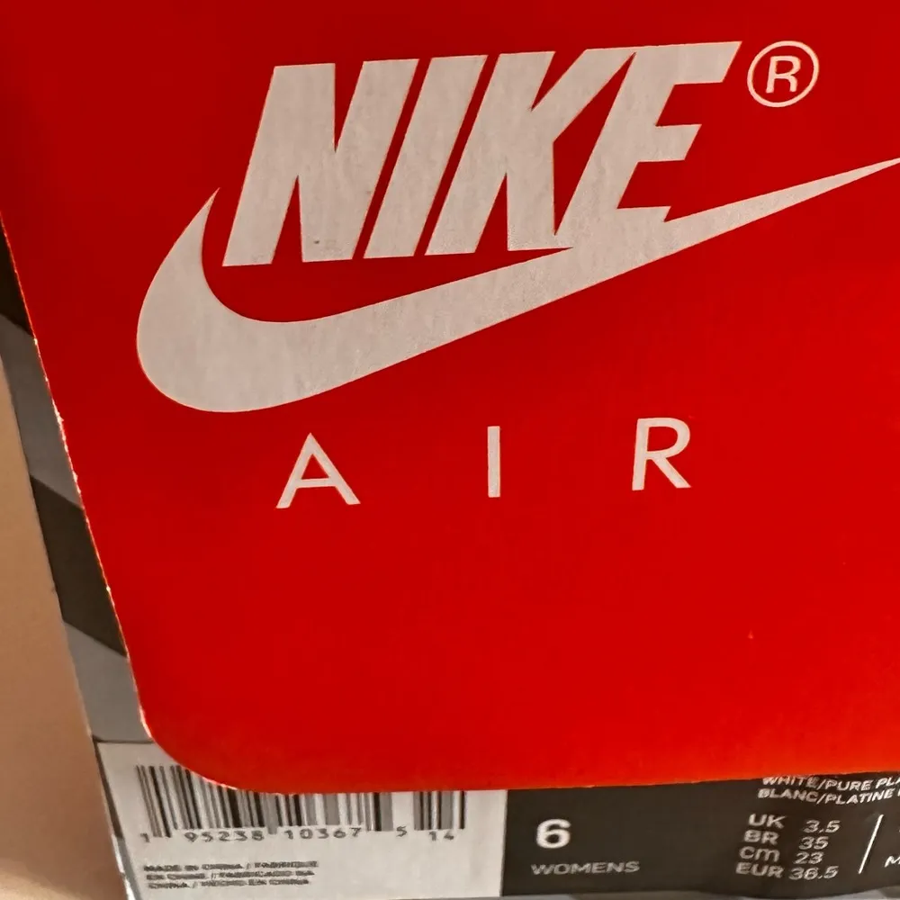 NIKE Air Huarache Sneaker in White & Pure Platinum NEW w box 6 SOLD OUT NIB $140 - Image 8