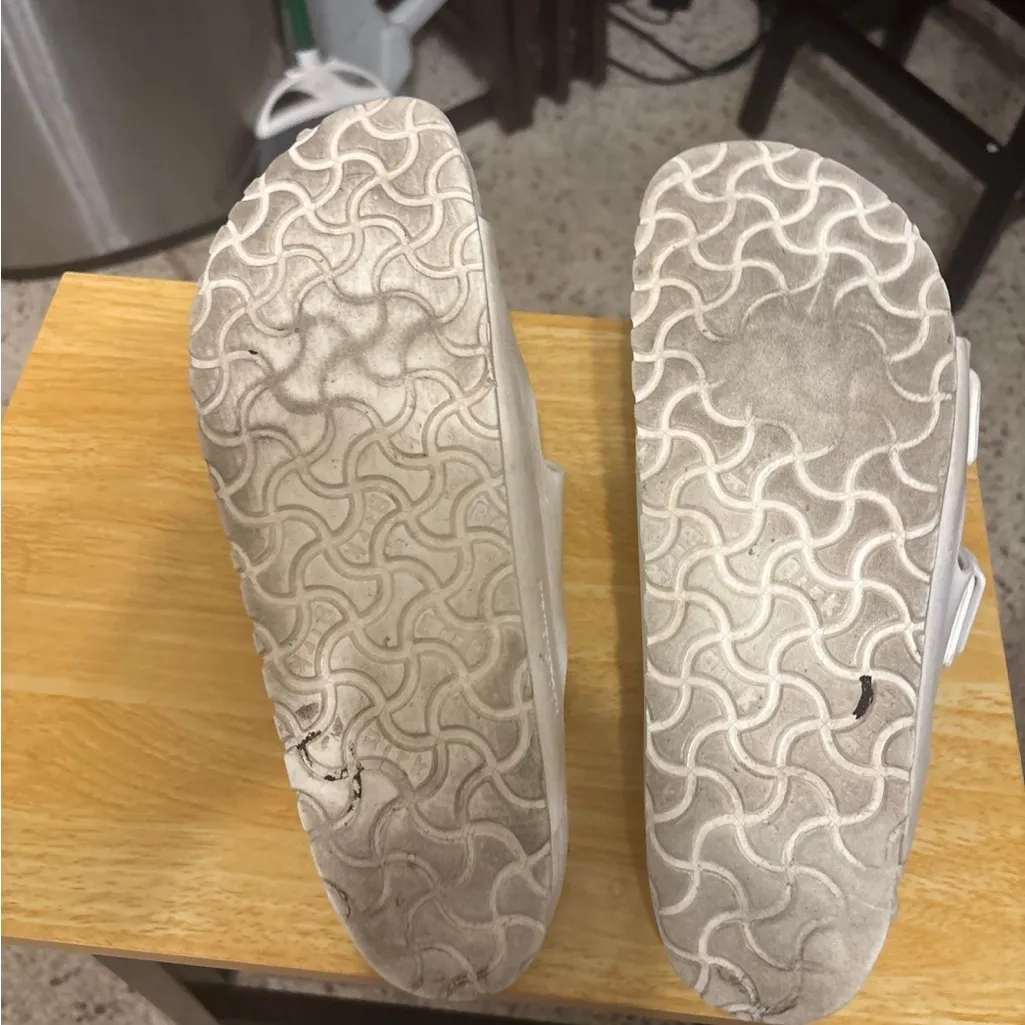 Cusionaire Double Buckle Shoes unisex lad. 9 men 7 white - Image 6