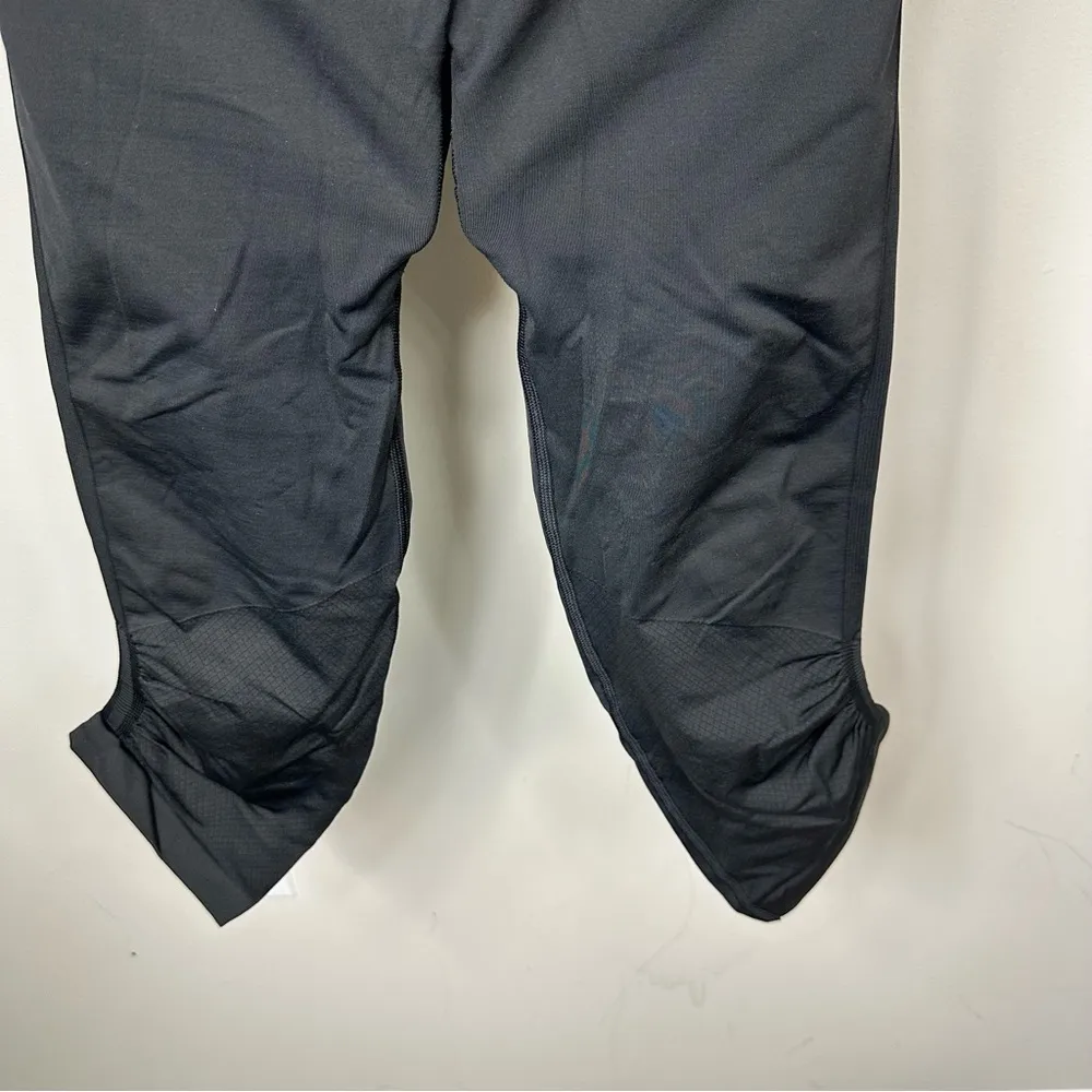 NWT Lululemon Black Ebb to Street Crop 21” in Size 10 - Image 7