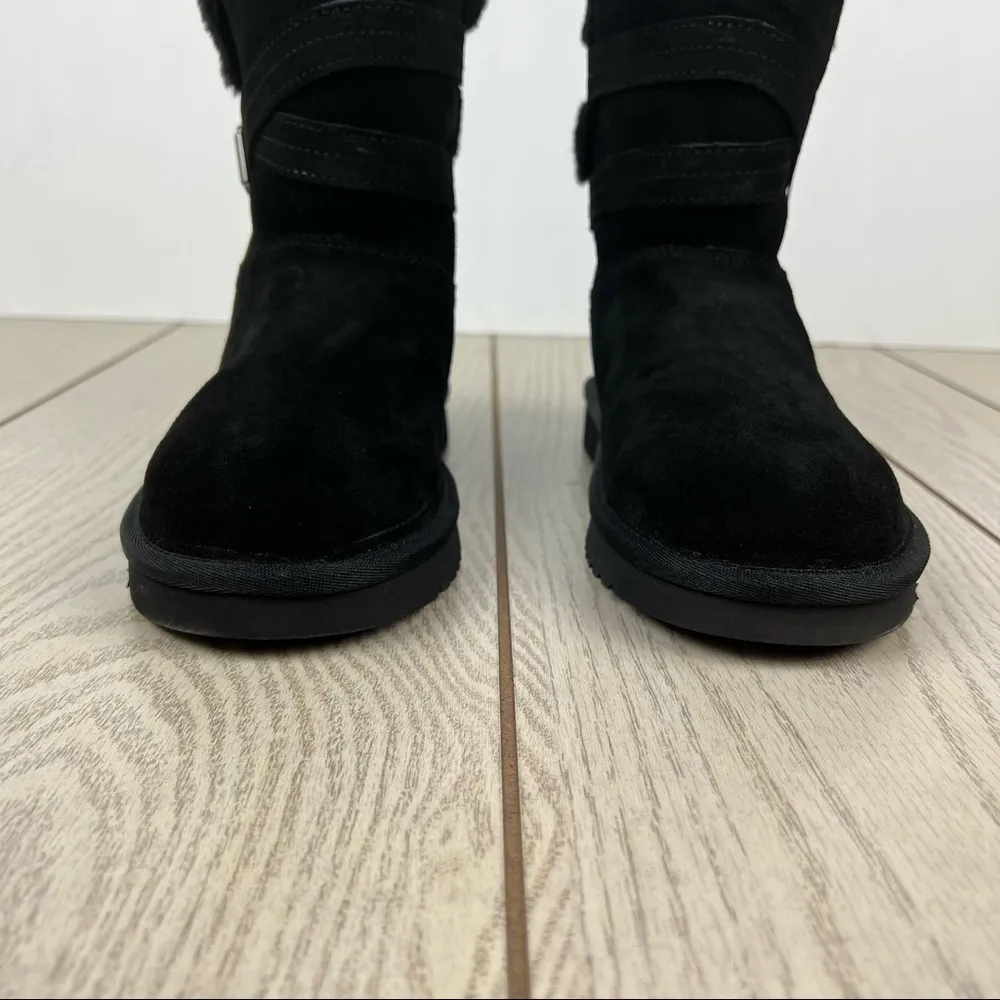 Koolaburra By UGG Women's Delene Wrap Buckle Strap Booties US6 Black Suede $100 - Image 5