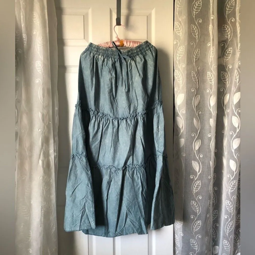 ZENANA Elegant Tiered Full A-line voluminous maxi Skirt elastic waist size L - Image 6