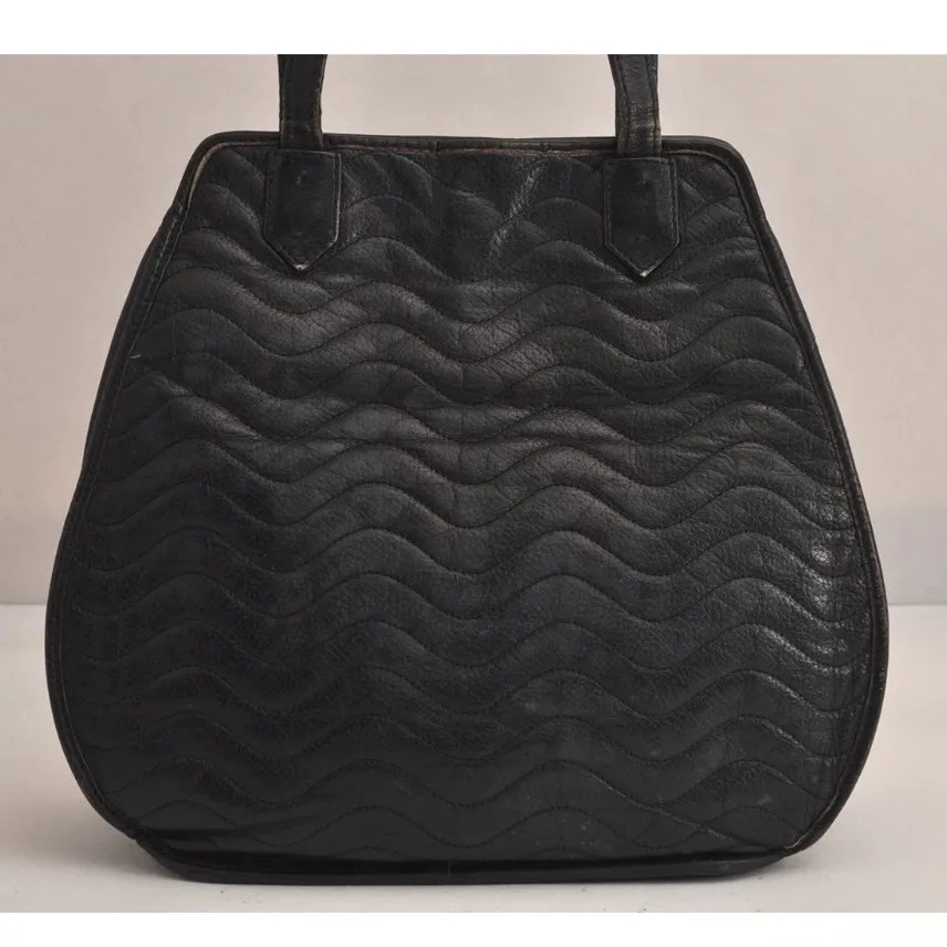 YSL Yves Saint Laurent Black Women's Shoulder Bag - Image 3