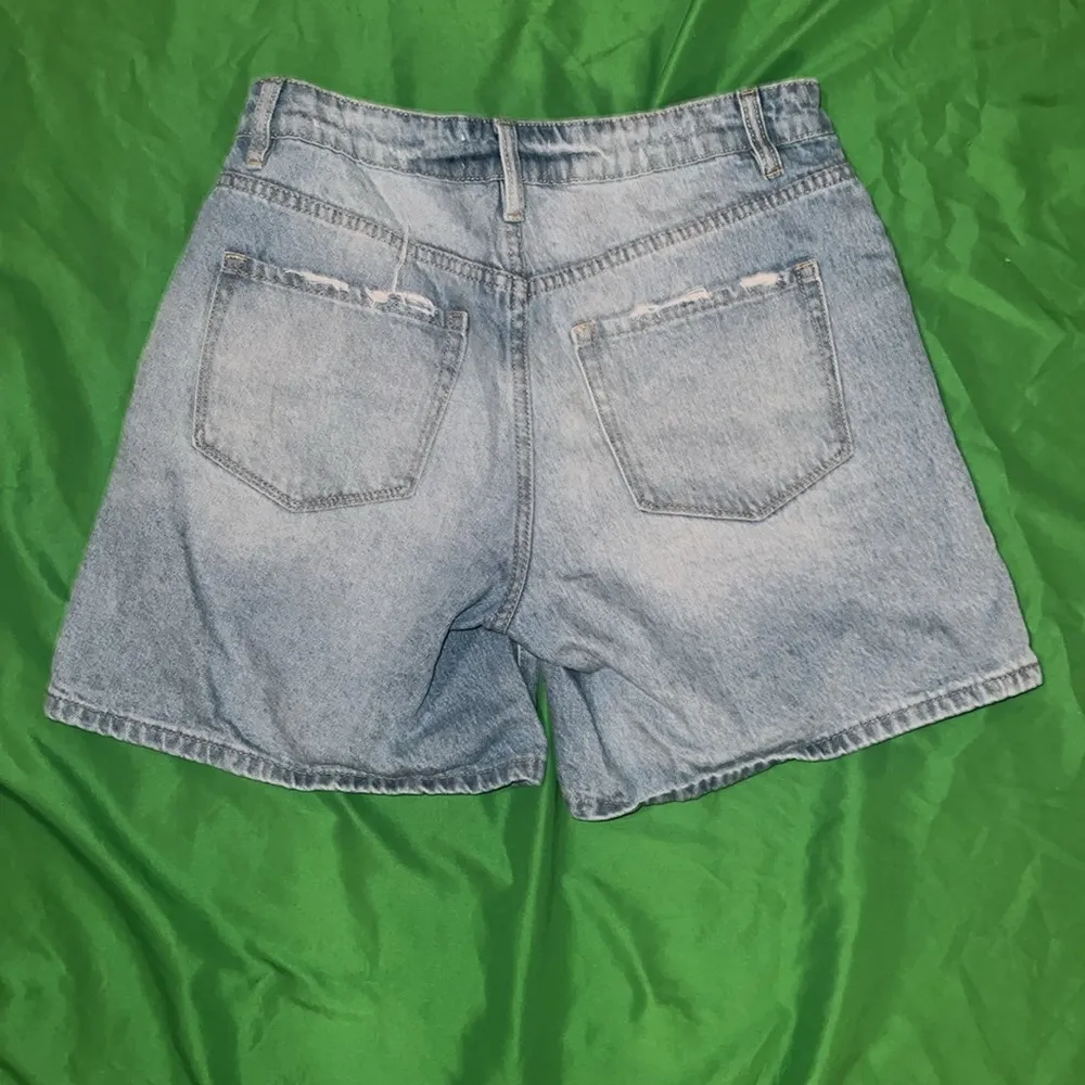Vervet Distressed Denim Shorts size Medium Blue - Image 2