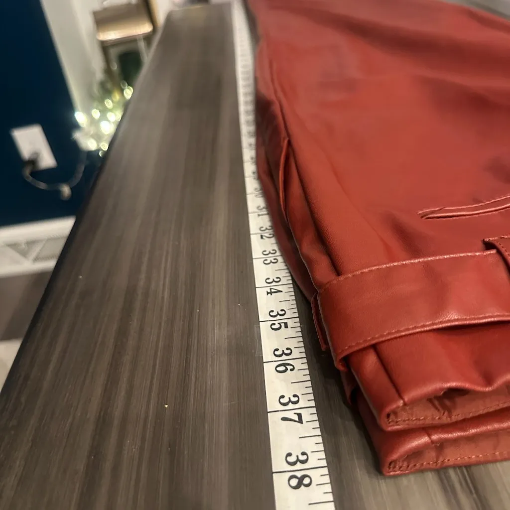 NWOT Who What Wear Faux Leather Brick Red Brown Belted Trendy Pants Size 8 - Image 9