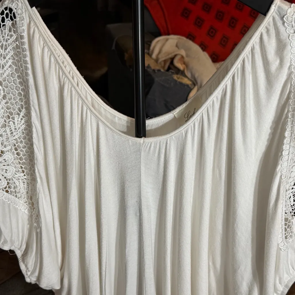 Lashes White Lace Sleeve Asymmetrical Top Size 2X - Image 3