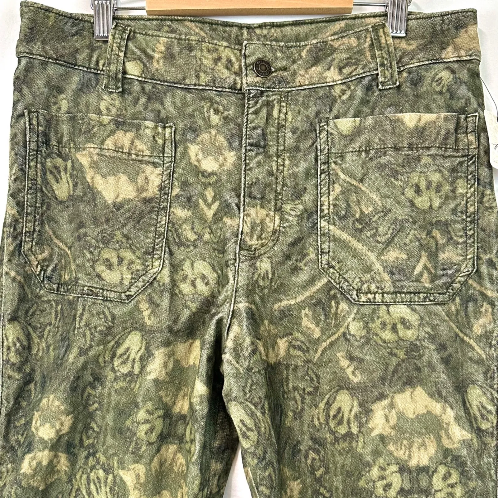 FREE PEOPLE NEW High Times Printed Kick Flare Crop Pants Olive Gypsy Rug Size 10 - Image 2