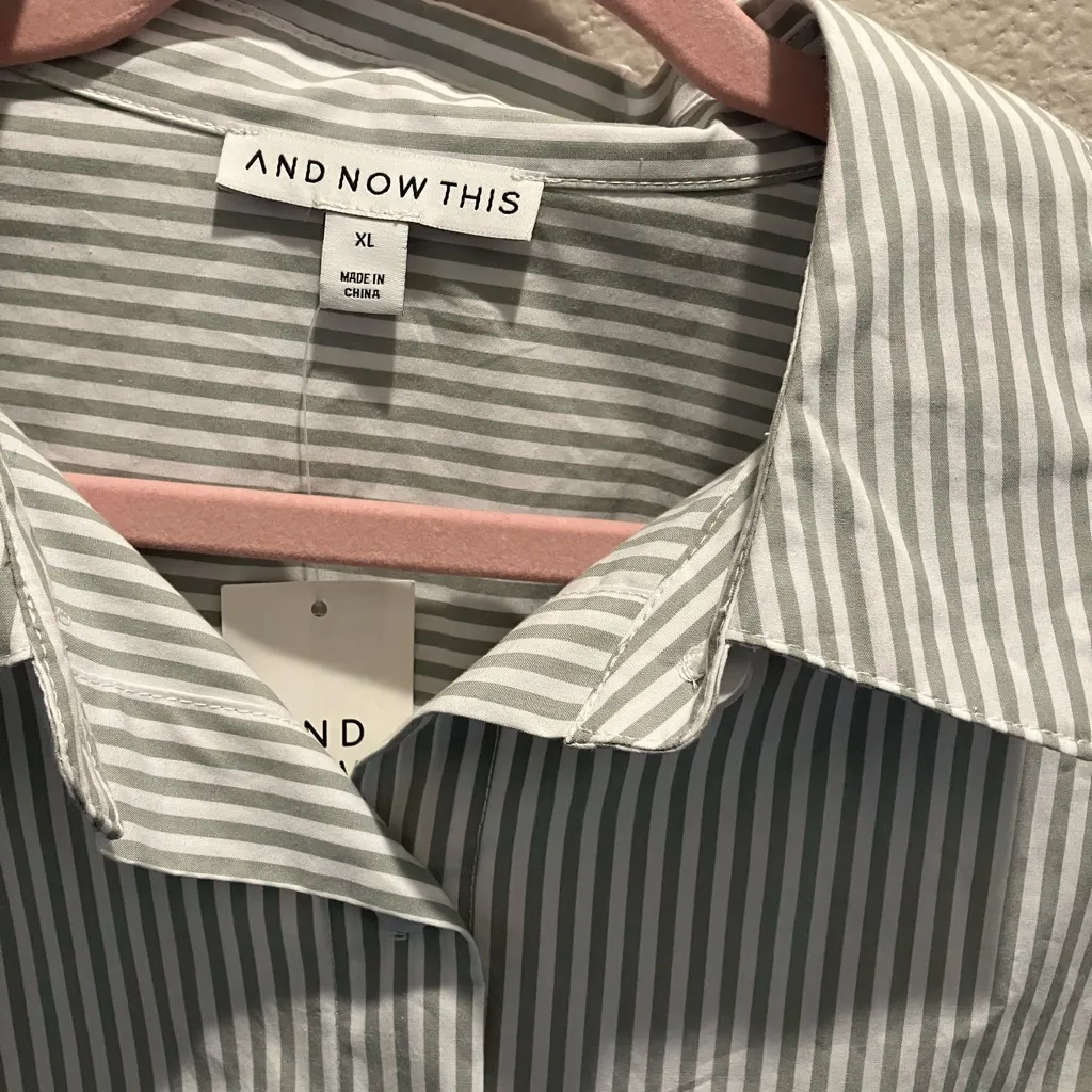 Women's Button Down Shirt in Light Green White Size XL - Image 4