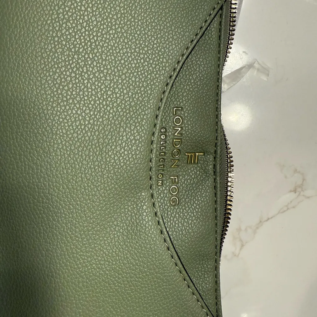 New London fog crossbody color Olive - Image 3