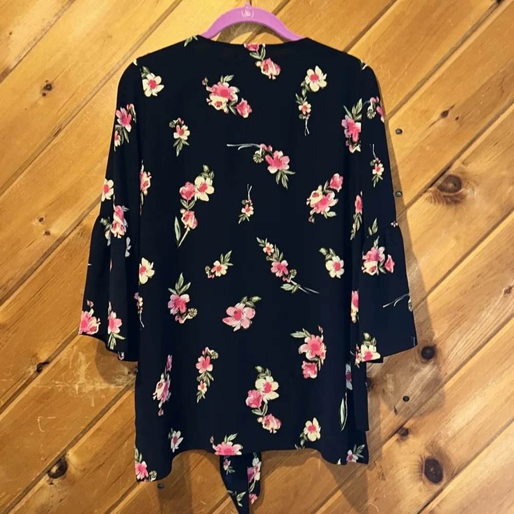 Dark navy blue and pink floral tie front flare sleeve blouse - Image 4