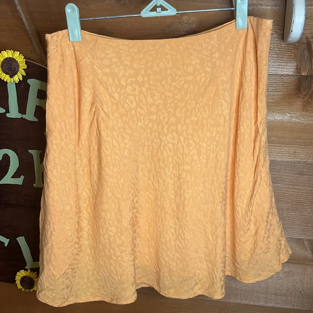 NWOT Lovers + Friends Chloé Tangerine Orange Leopard Print Mini Skirt Party L - Image 6