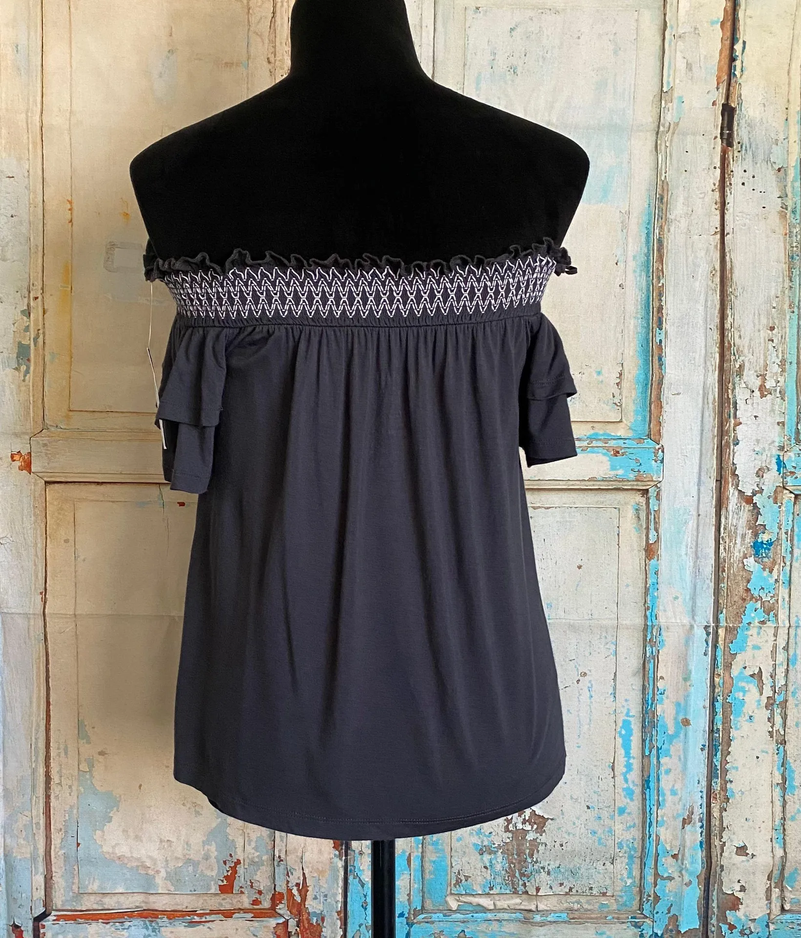 Short Sleeve Off the Shoulder Small - Image 4