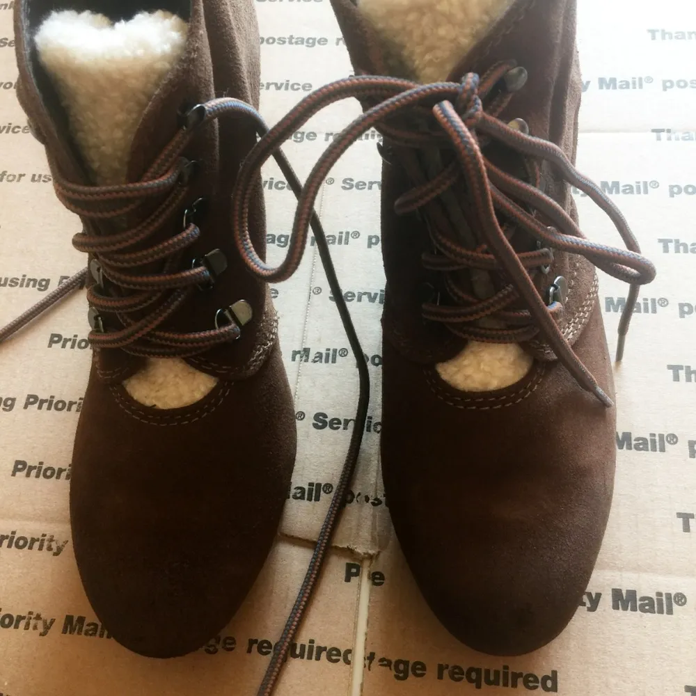 NEW Diesel women's 9 suede dark bees wax wedge sole suede ankle boots NWD marks - Image 3