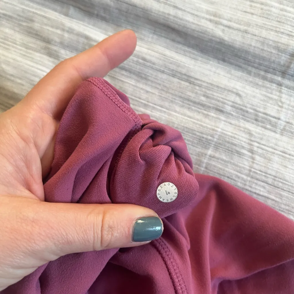 Lululemon Pink Align 21" leggings size 4 - Image 4