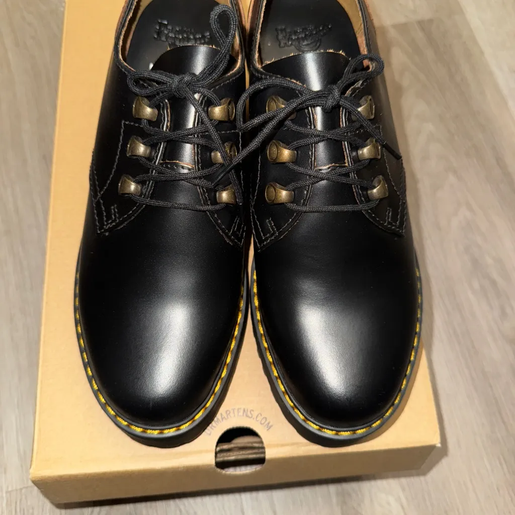 Dr. Martens LEONA LOW Platform Shoes  Black Leather Chunky Heel Women's Size 9 - Image 2