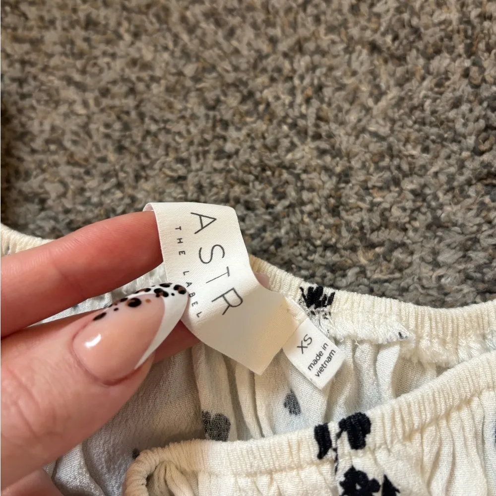 ASTR  The Label Floral Top - Image 2