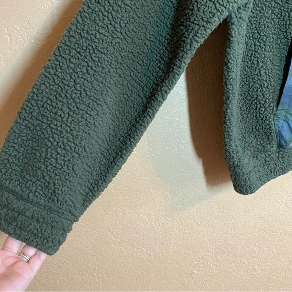 Aerie Offline Cropped Sherpa Camo 1/4 Zip Pullover Size Medium - Image 4