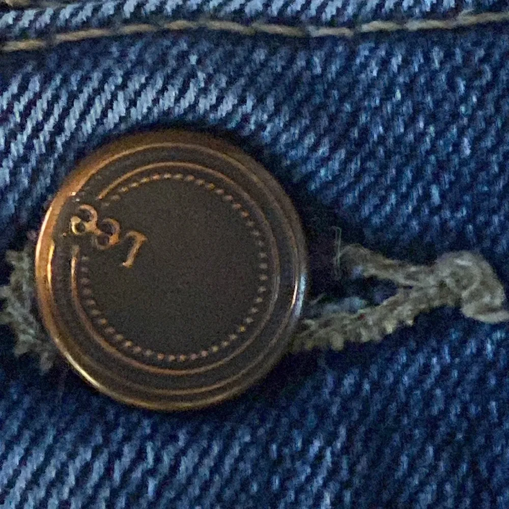 COPY - Lee womens relaxed fit at the waist blue jeans size 12 - Image 3