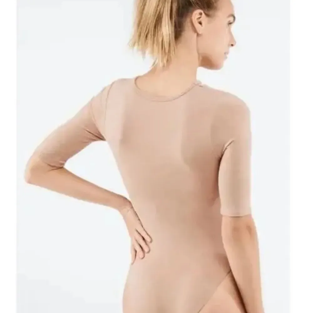 Fabletics NWT Finely Cutout Seamless Bodysuit in
Desert Size Small - Image 2