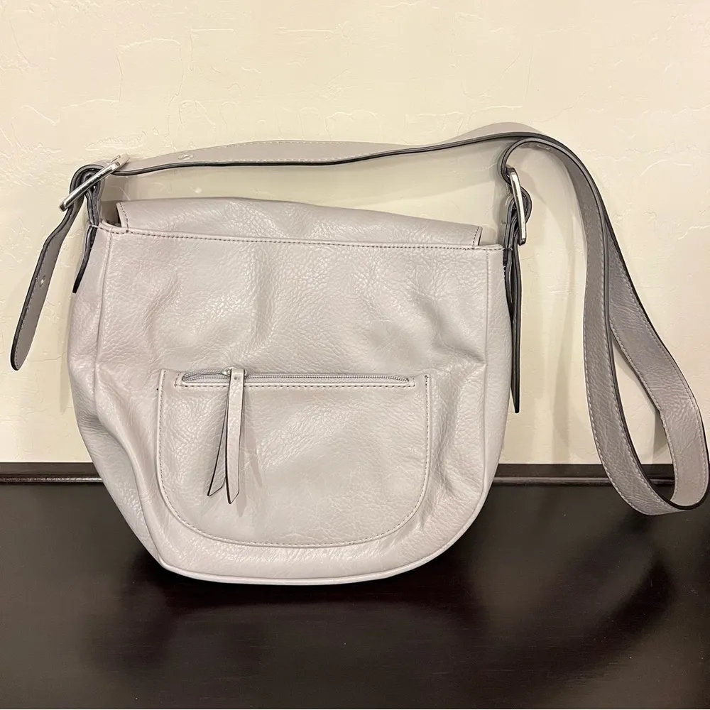 Juicy Couture Rosa vegan leather saddle bag/Crossbody adjustable strap10”x11” - Image 5