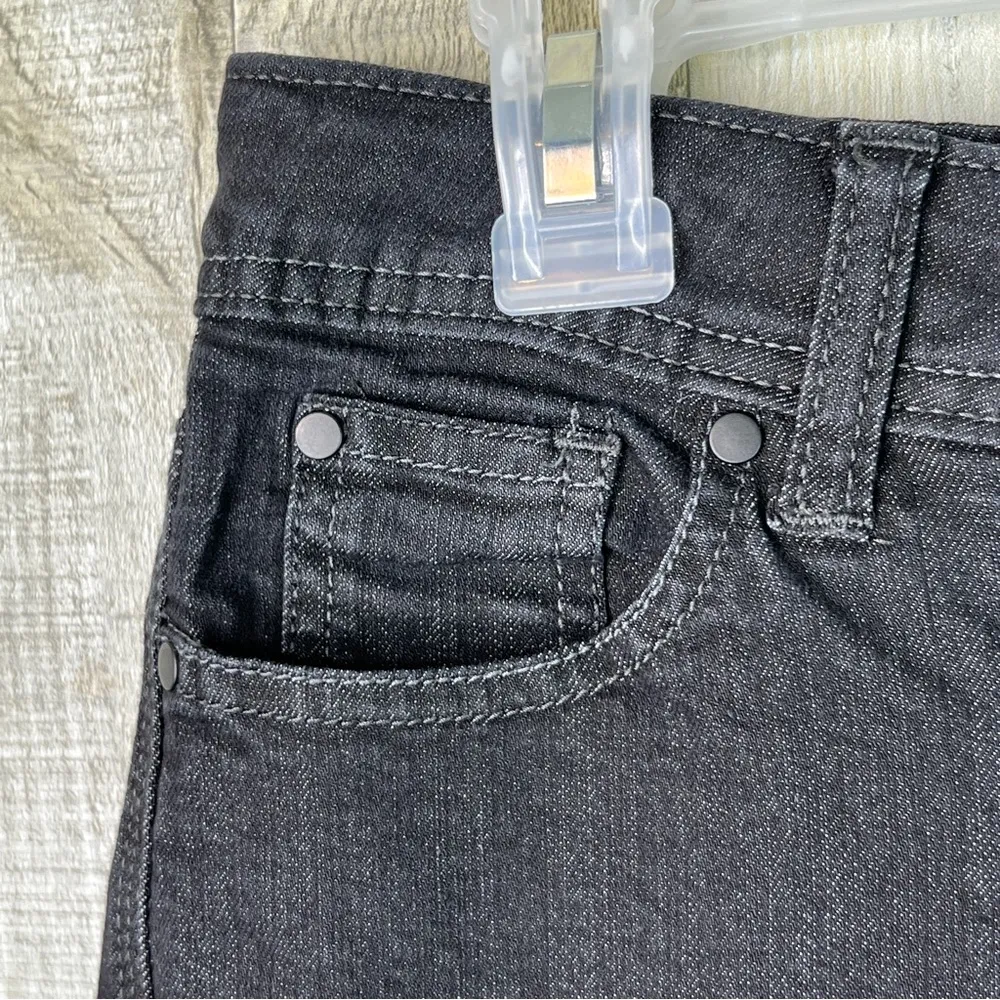 Wrangler Size 8 Black Straight Leg Denim Jeans with 5 Pockets & Embroide… - Image 6